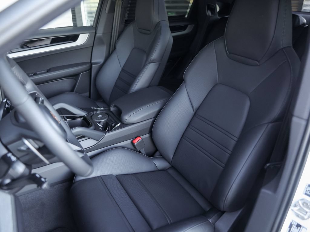 New 2026 Porsche Cayenne E-Hybrid Coupe AWD/4WD image 5