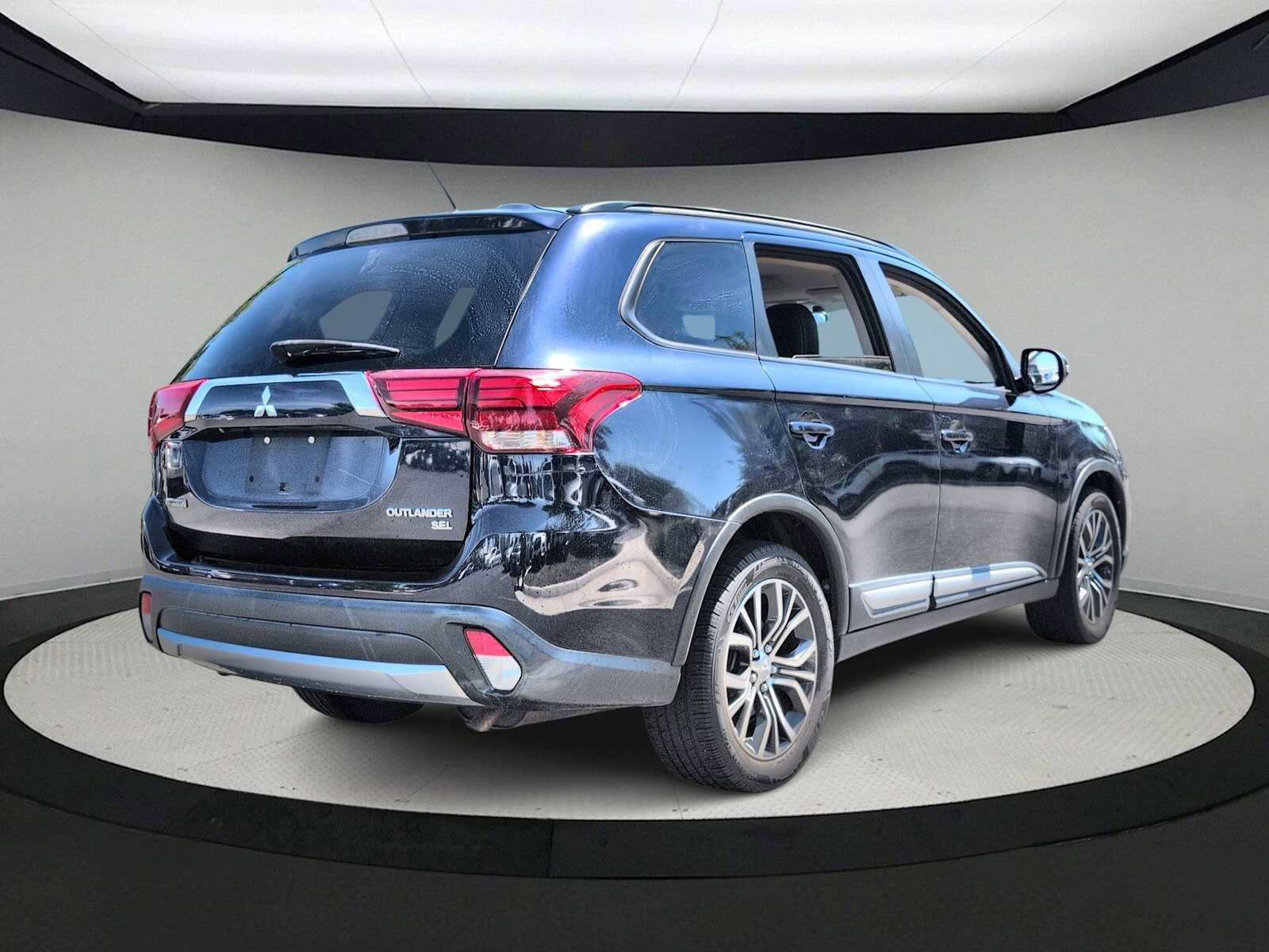 Used 2016 Mitsubishi Outlander SEL AWD/4WD image 8