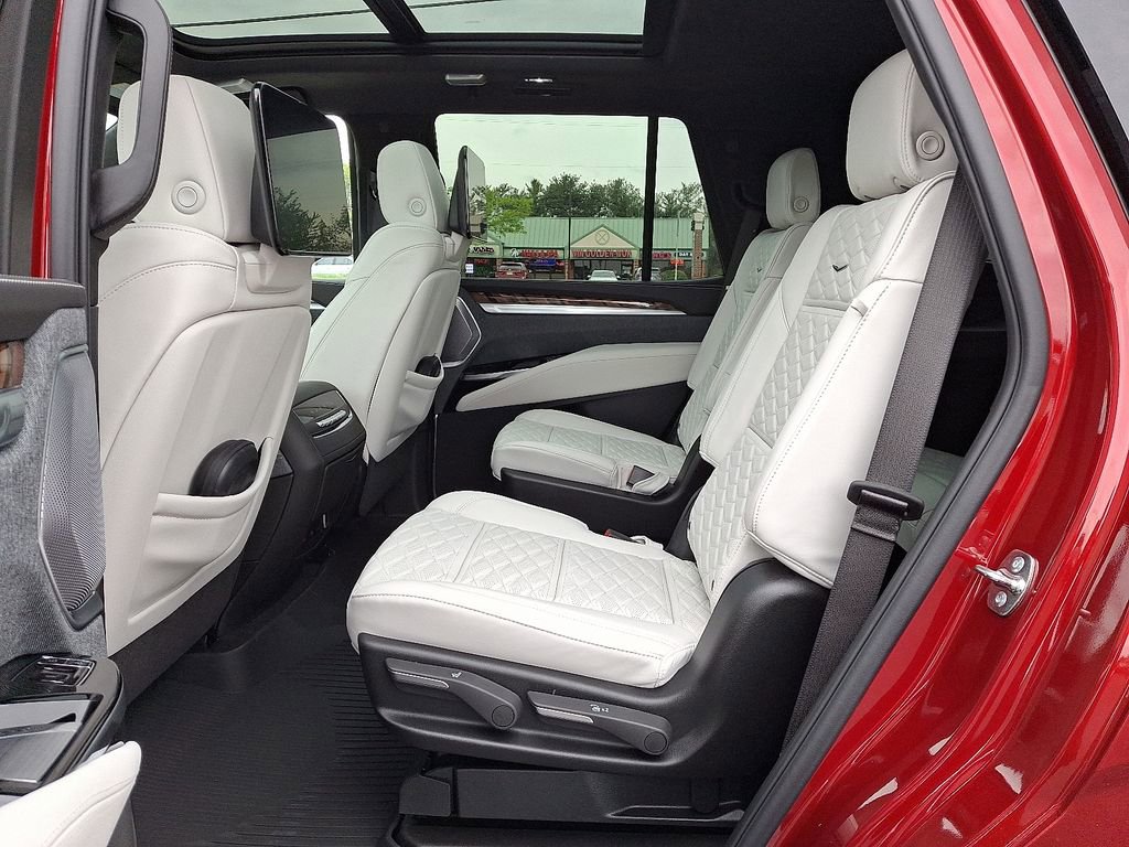 New 2026 Cadillac Escalade Platinum Sport w/ LPO, ONYX Package image 5