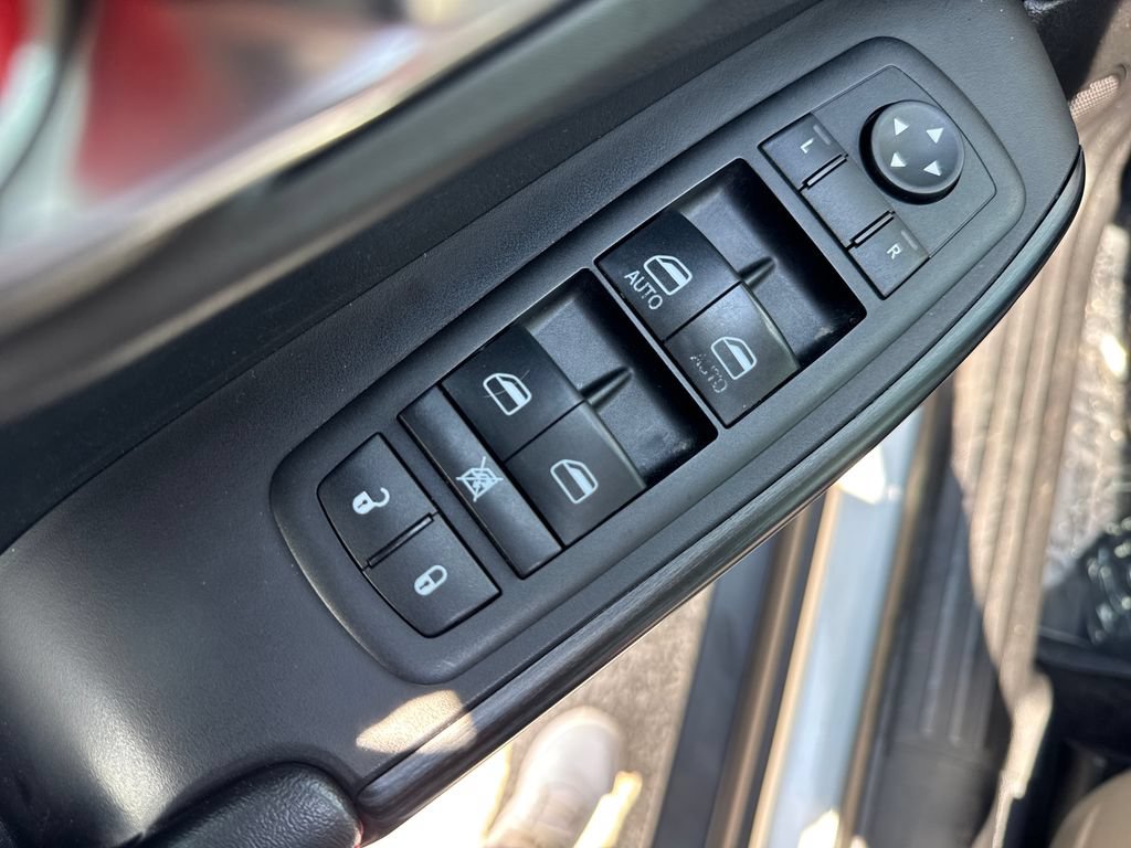 Used 2015 Jeep Cherokee Trailhawk w/ Leather Interior Group AWD/4WD image 12
