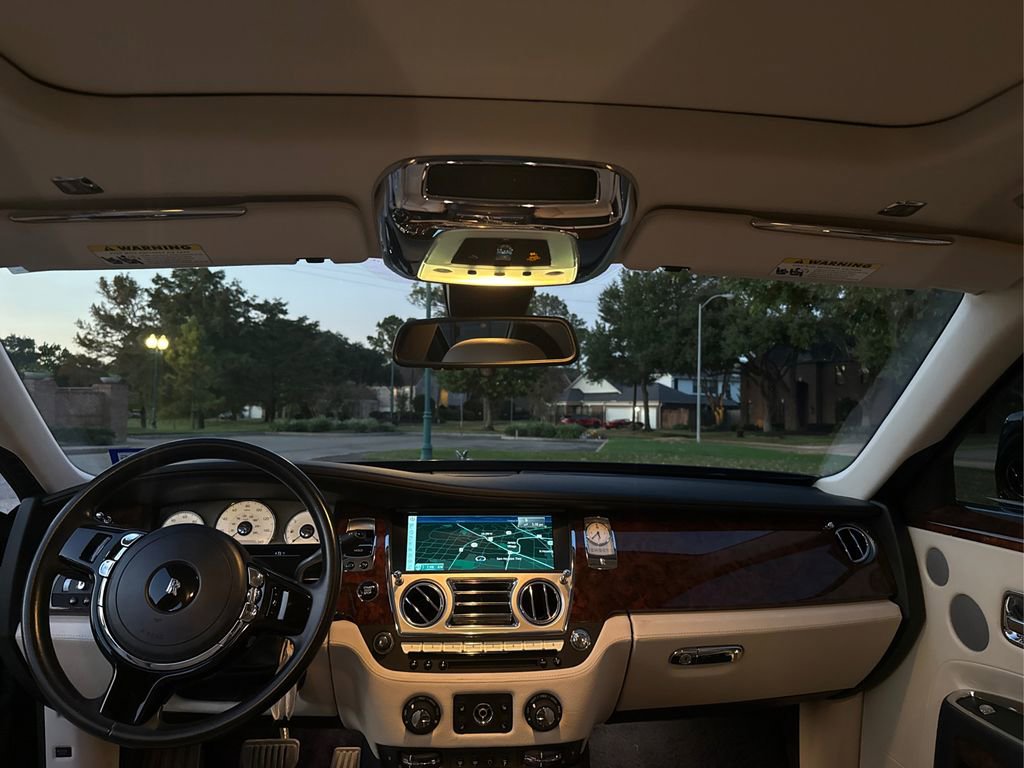 Used 2015 Rolls-Royce Ghost image 18