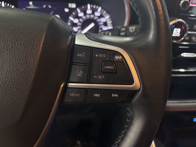 Used 2022 Toyota Highlander XSE AWD/4WD image 18