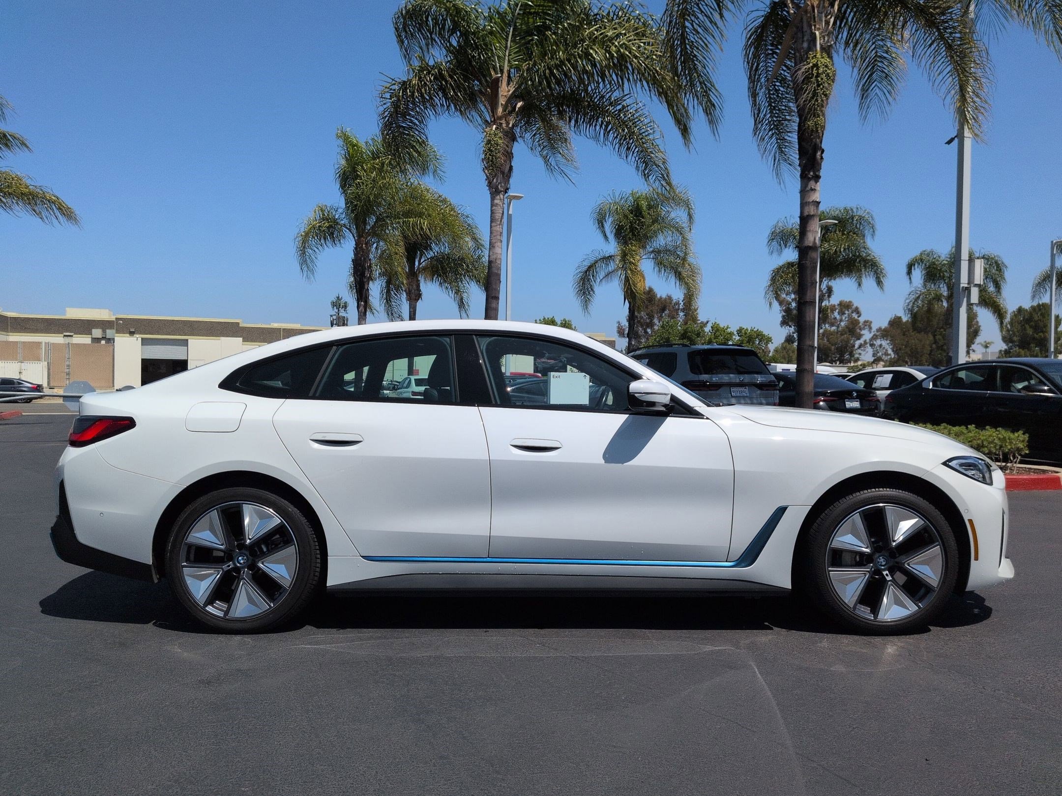 Used 2023 BMW i4 eDrive35 RWD image 11