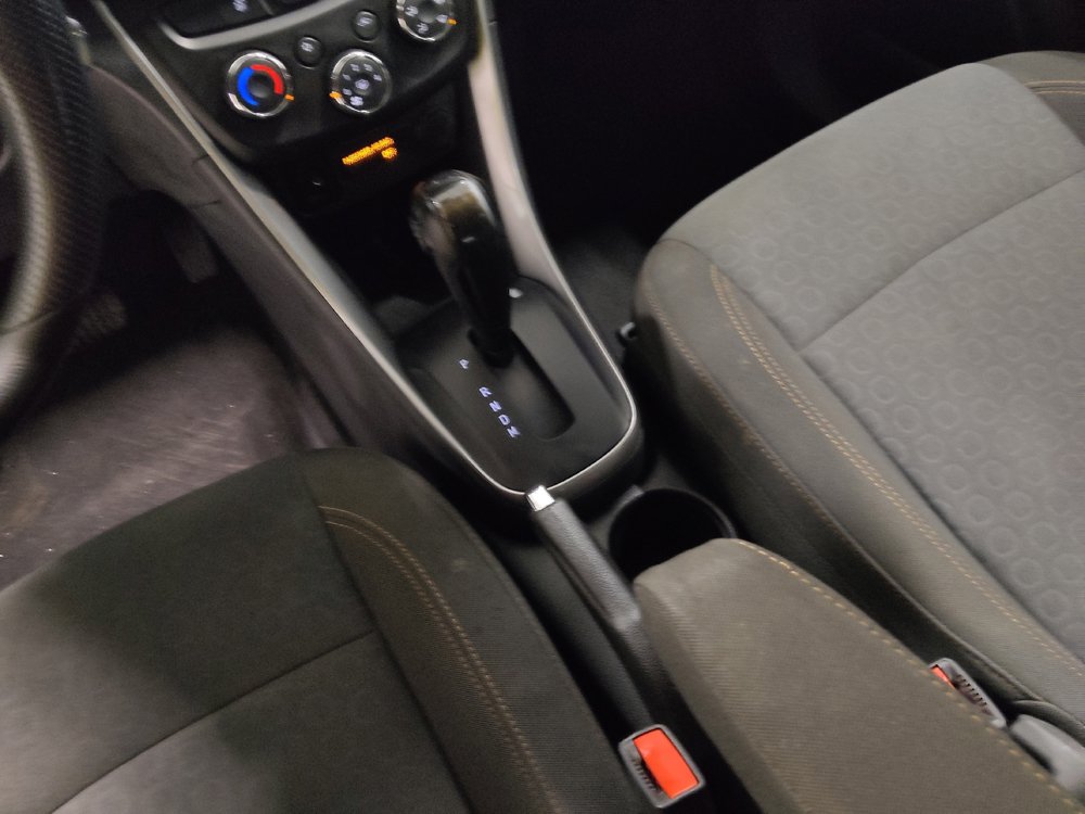 Used 2021 Chevrolet Trax LS image 26