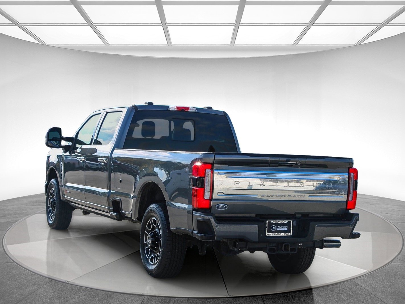 Used 2024 Ford F350 Platinum image 2