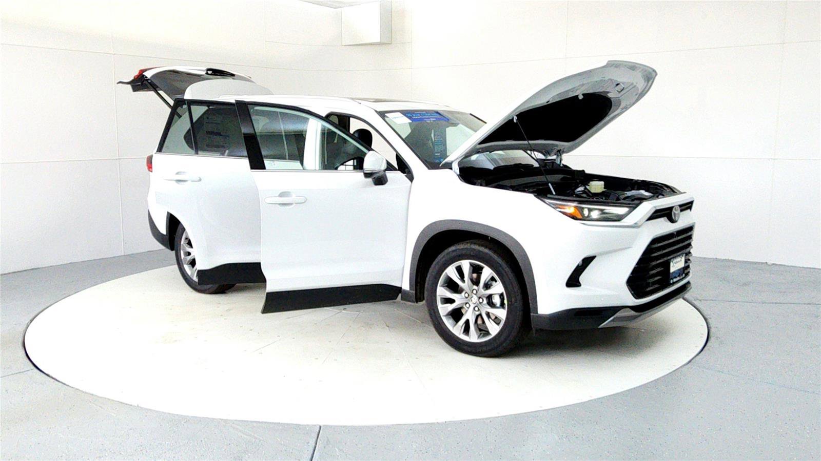 New 2025 Toyota Grand Highlander FWD image 12