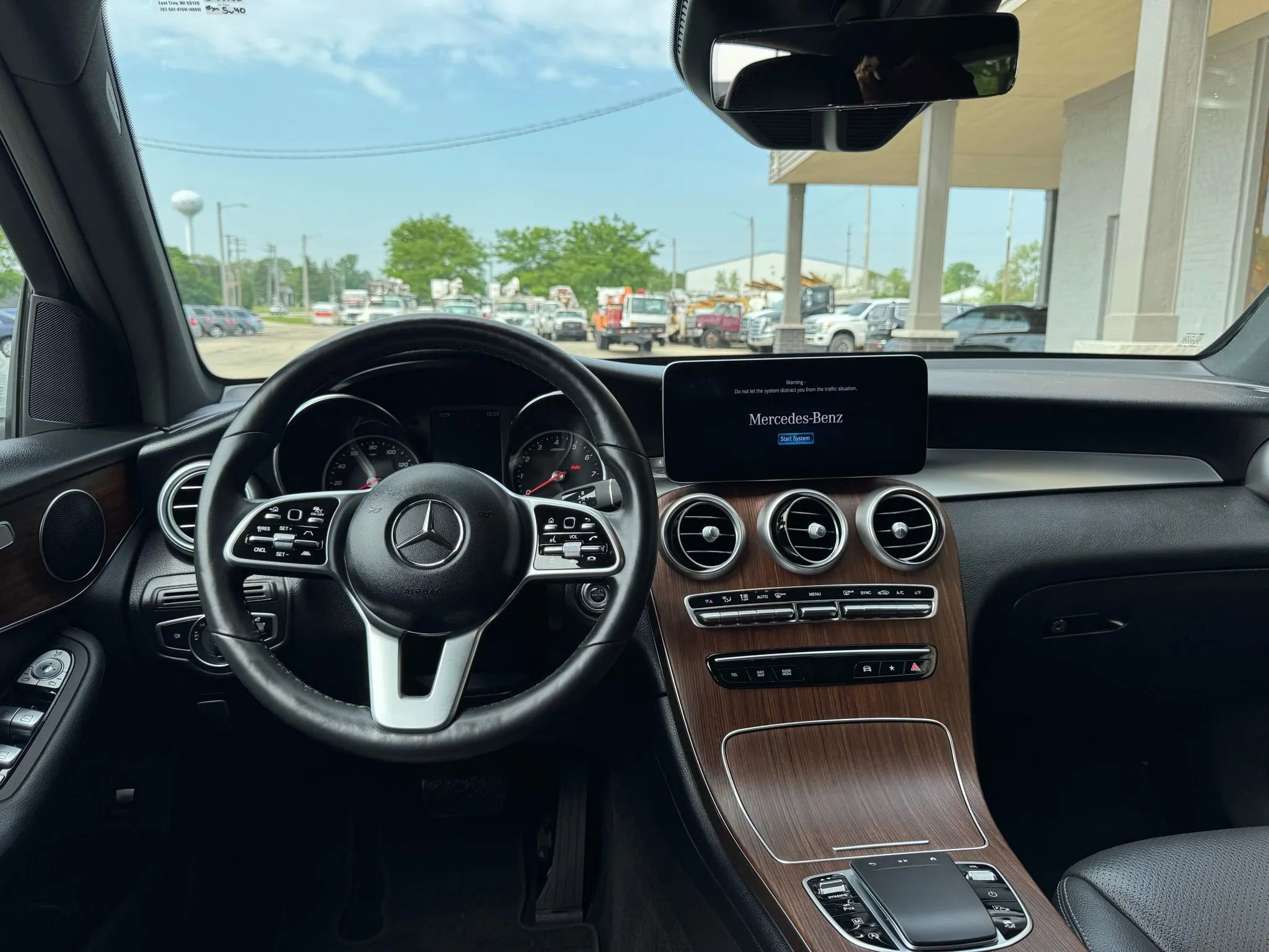 Used 2021 Mercedes-Benz GLC 300 4MATIC image 11