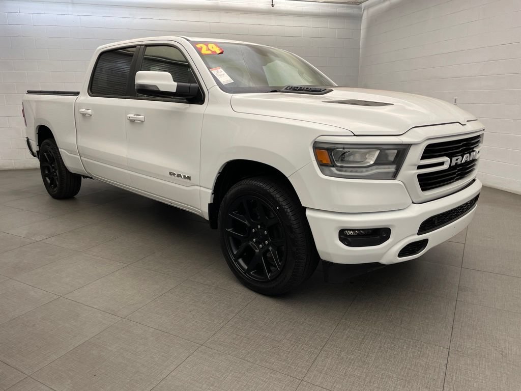 Used 2024 RAM 1500 Laramie AWD/4WD image 6