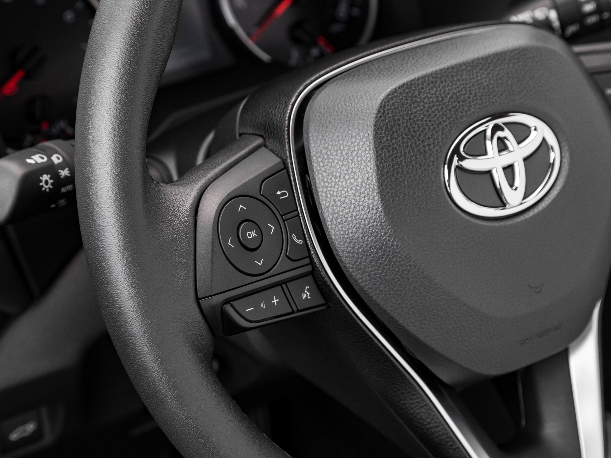 Used 2022 Toyota RAV4 XLE Premium FWD image 45