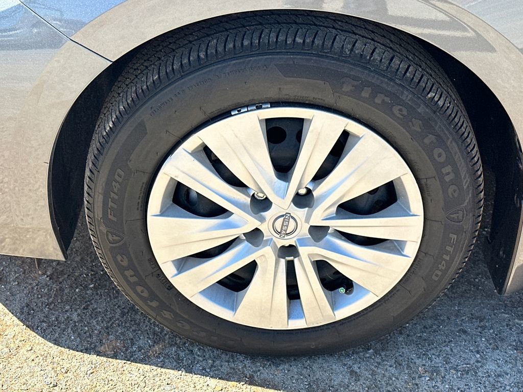 Used 2025 Nissan Sentra S image 11