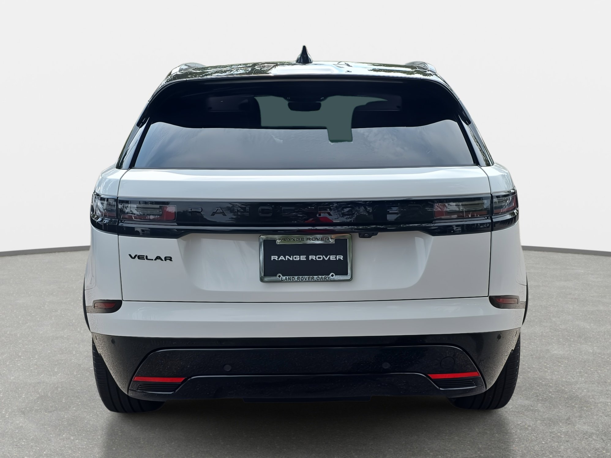 New 2026 Land Rover Range Rover Velar Dynamic SE image 6