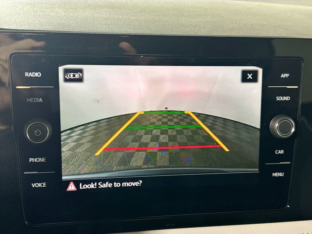 New 2026 Volkswagen Taos SE AWD/4WD image 16