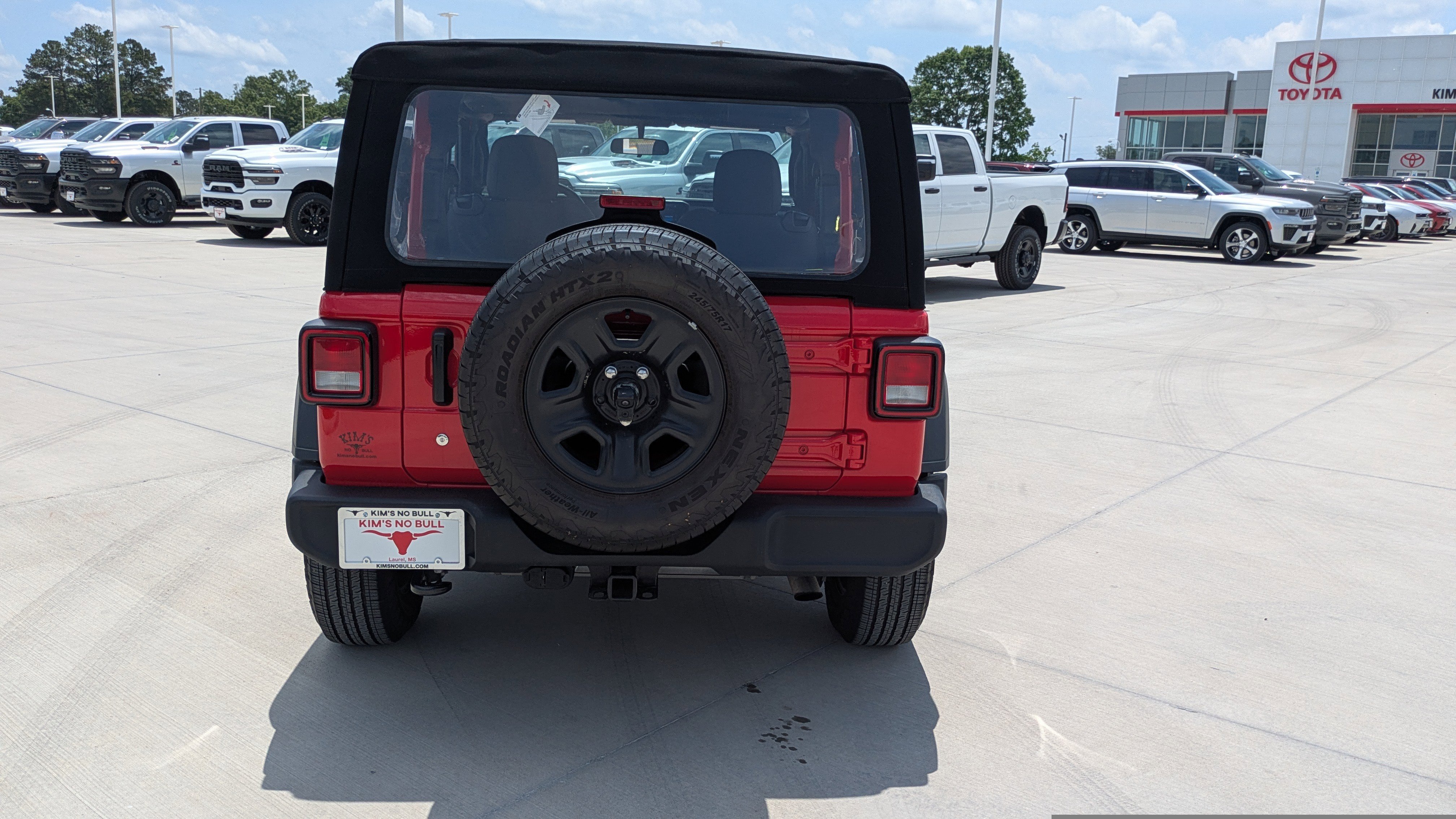 Used 2024 Jeep Wrangler Sport AWD/4WD image 4