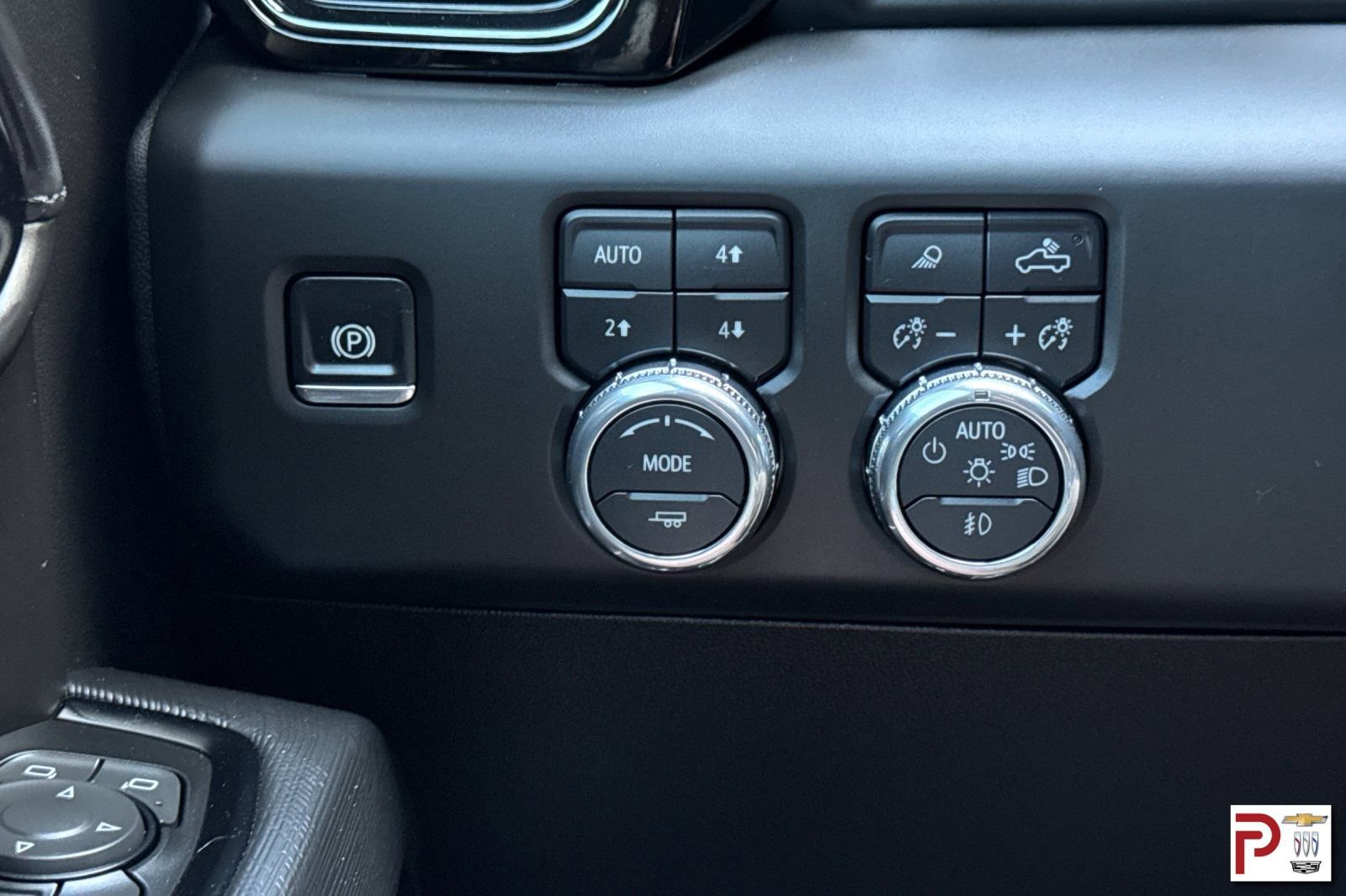 Certified 2025 GMC Sierra 2500 AT4X w/ AT4X AEV Edition AWD/4WD image 31