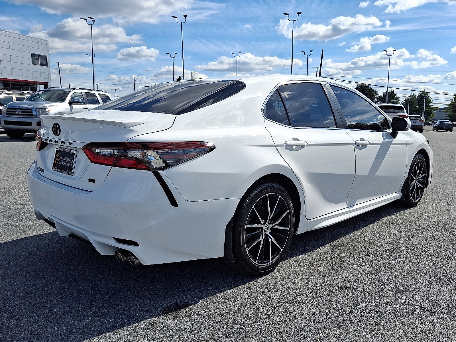 Certified 2022 Toyota Camry SE w/ Convenience Package image 7
