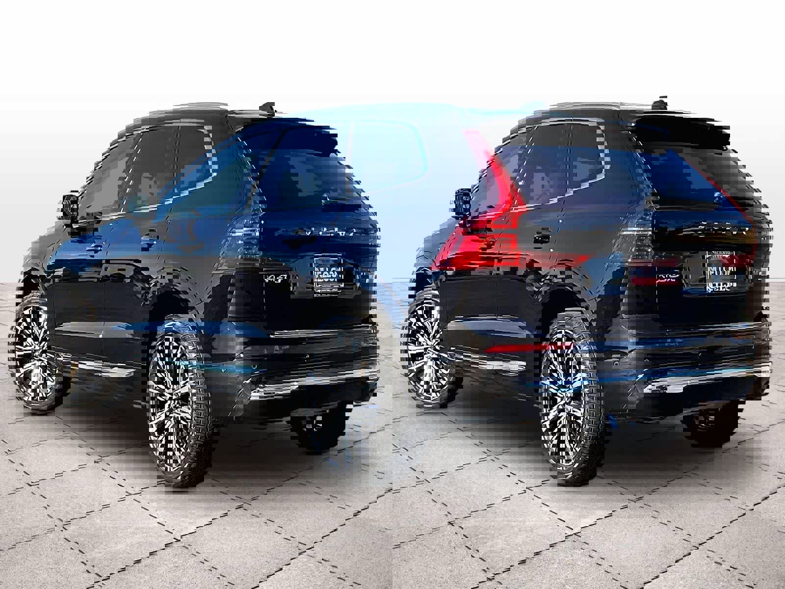 Used 2023 Volvo XC60 T8 Ultimate w/ Climate Package image 14