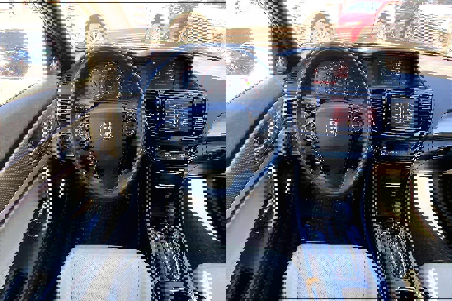 Used 2017 Honda Accord EX-L image 6