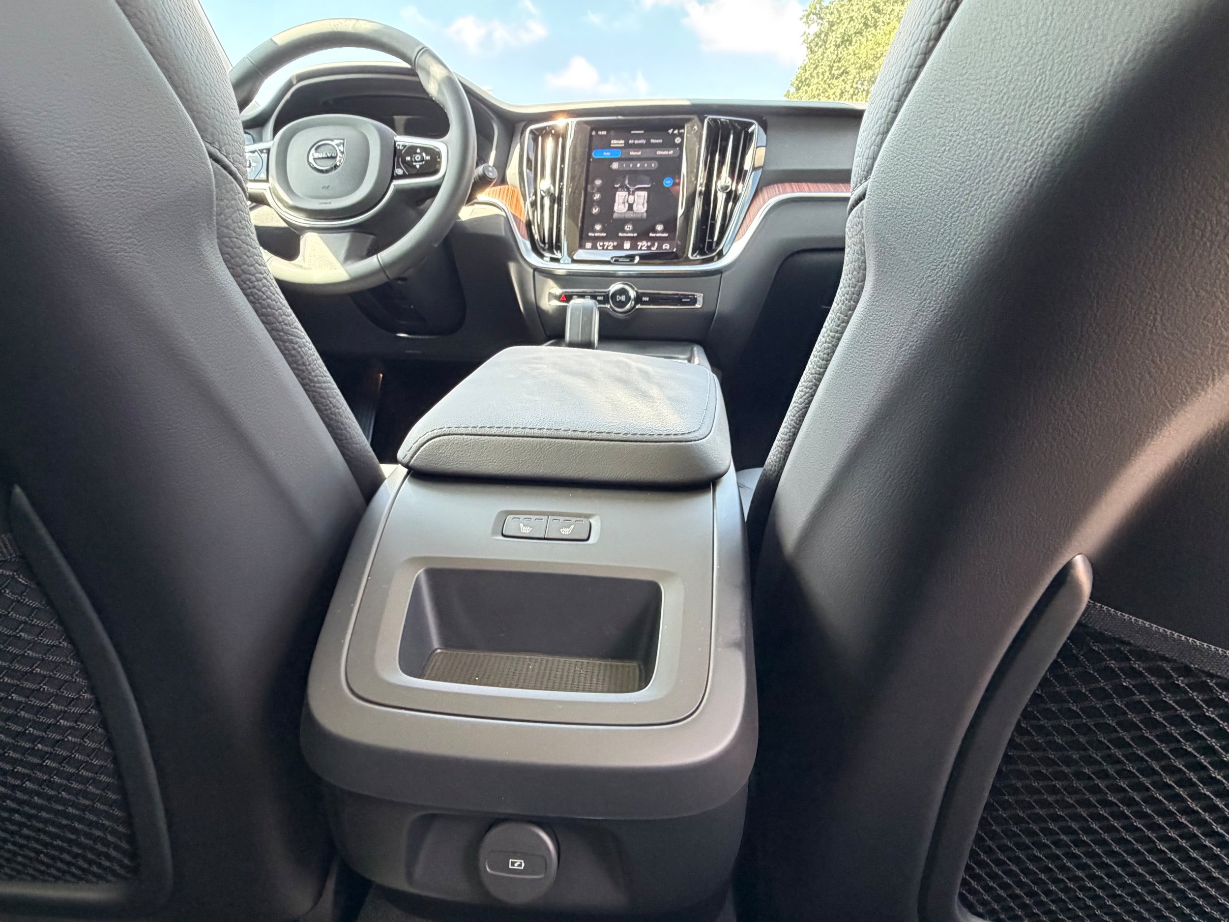New 2026 Volvo V60 B5 Cross Country Plus w/ Climate Package AWD/4WD image 11