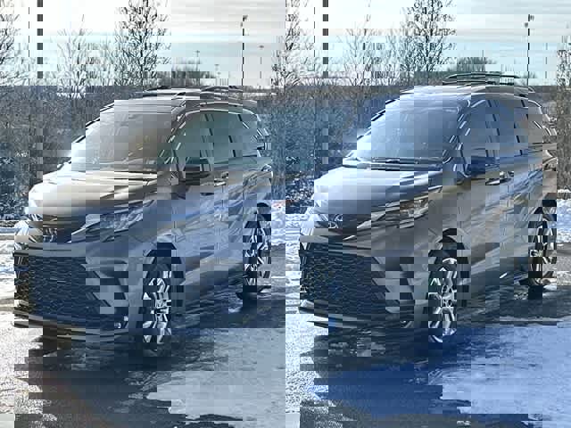 Used 2022 Toyota Sienna XSE