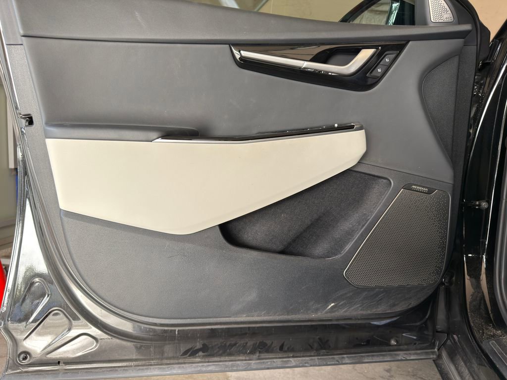 Used 2023 Kia EV6 GT-Line w/ GT-Line Suede Seat Package RWD image 29