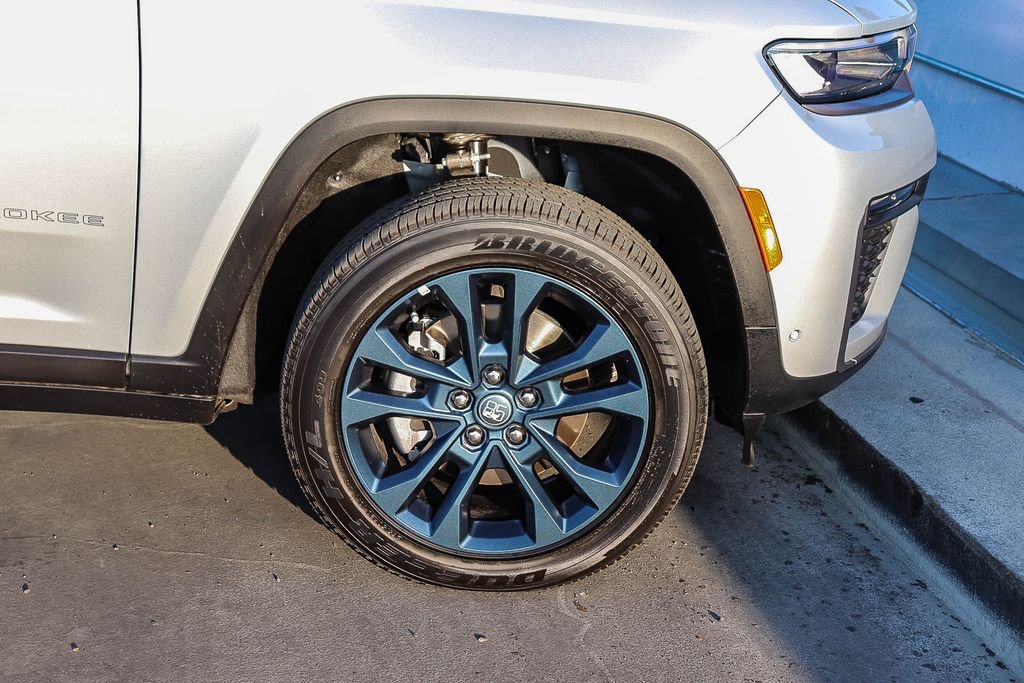 New 2026 Jeep Grand Cherokee L Limited AWD/4WD image 11
