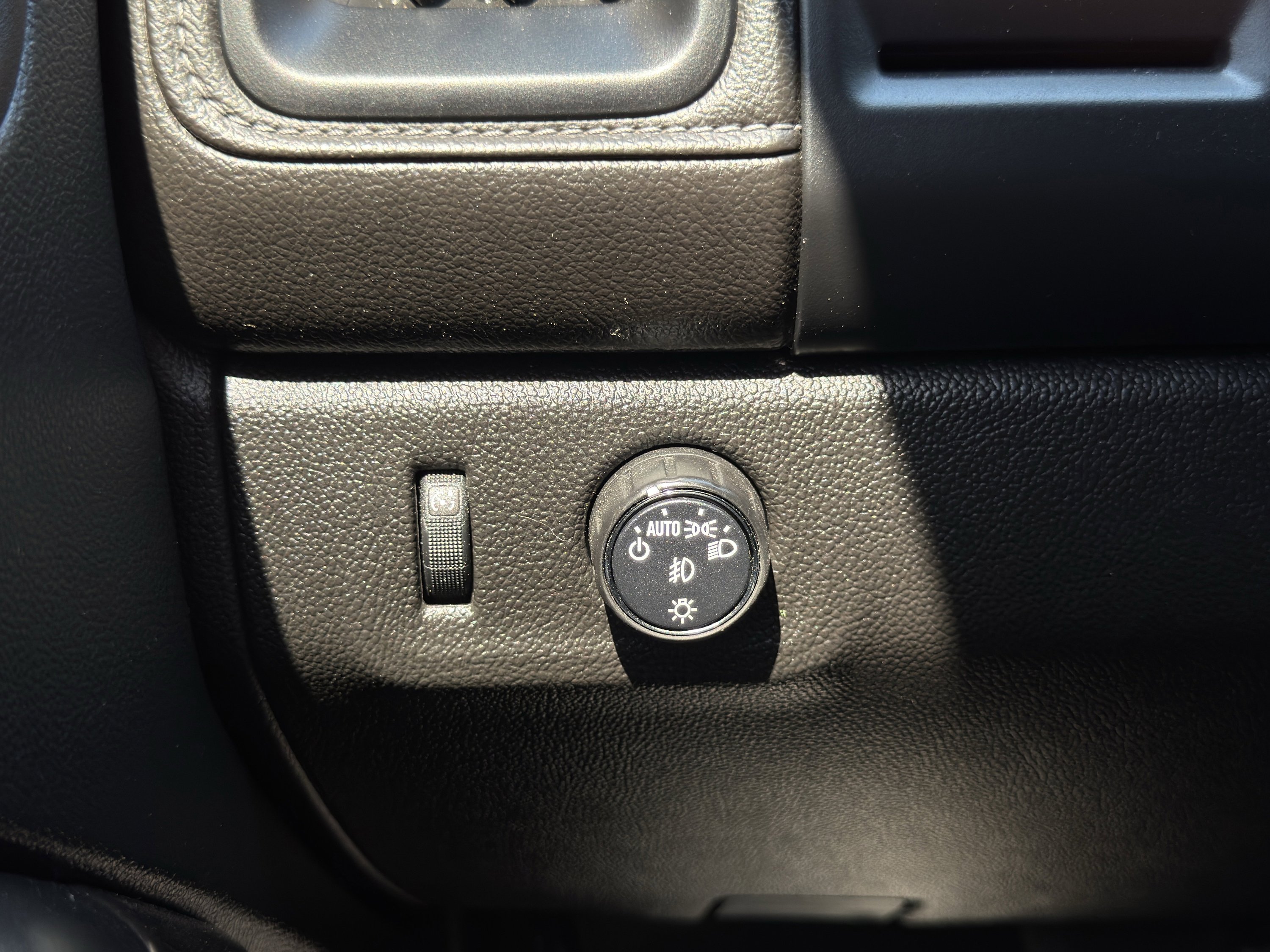 Used 2022 GMC Canyon Elevation w/ Trailering Package image 42