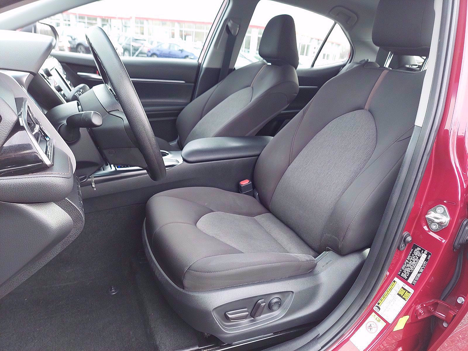 Certified 2019 Toyota Camry LE image 14