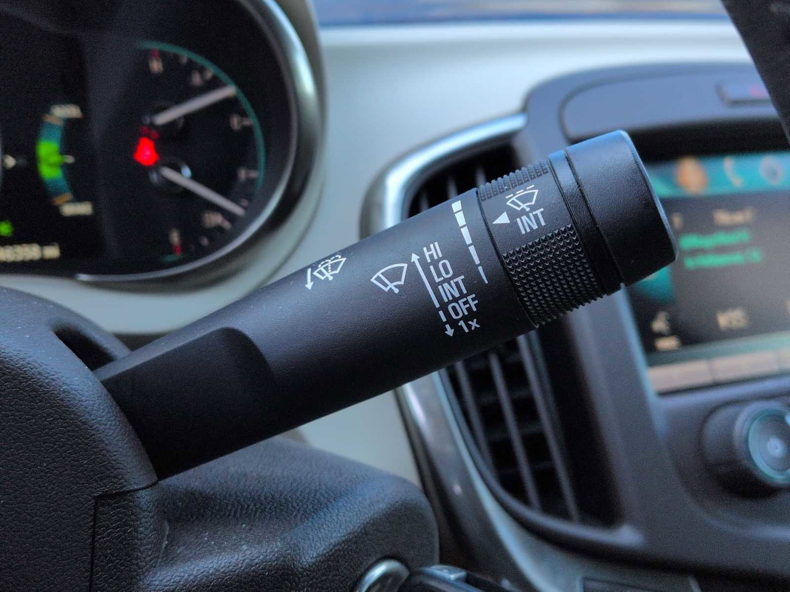 Used 2015 Buick LaCrosse image 25