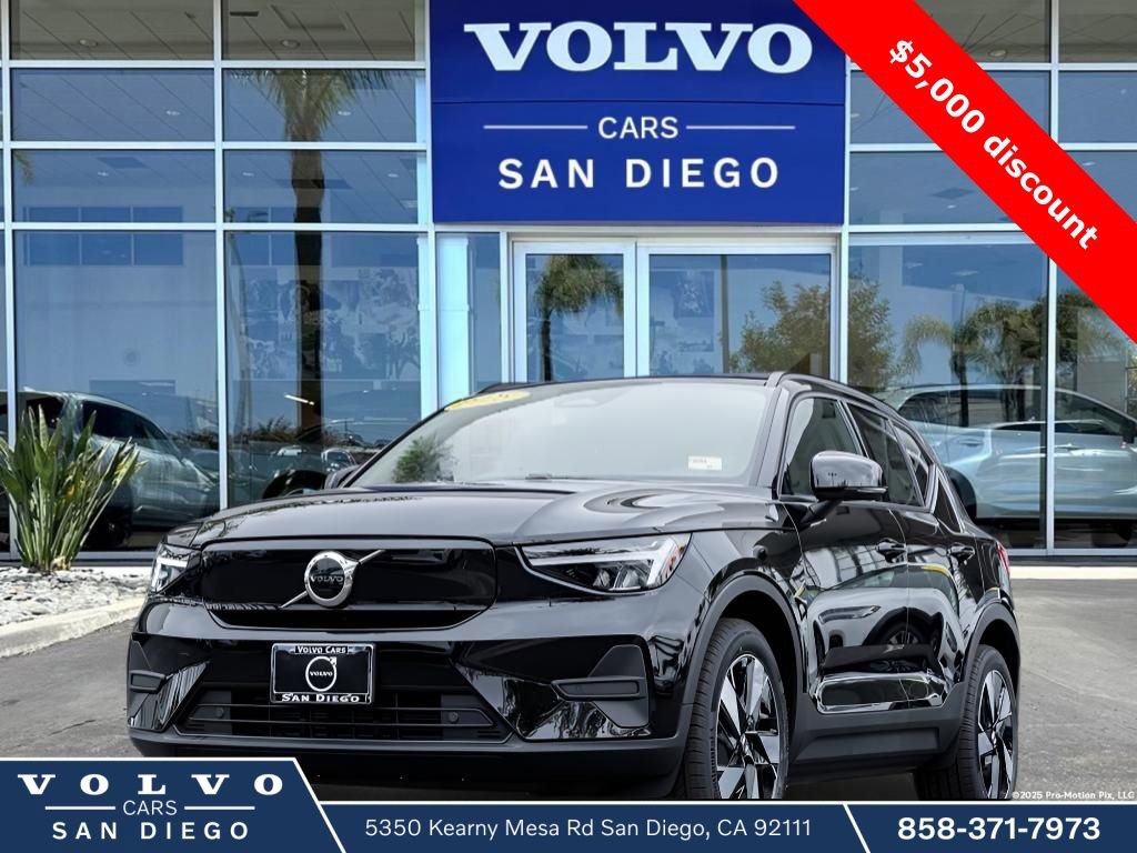New 2025 Volvo EX40 Core w/ Climate Package