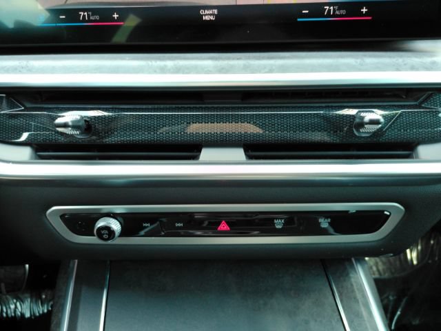 Used 2023 BMW X7 xDrive40i w/ M Sport Package AWD/4WD image 57