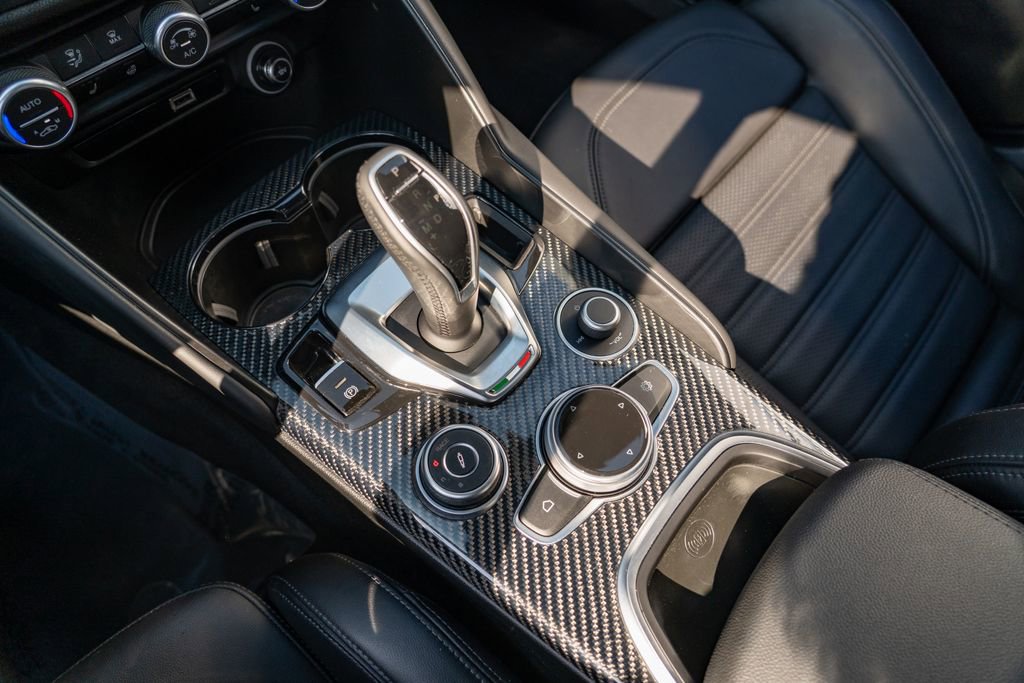 Used 2023 Alfa Romeo Giulia Quadrifoglio image 28