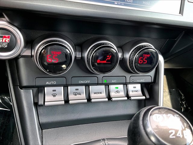 Used 2022 Toyota GR86 Premium RWD image 24