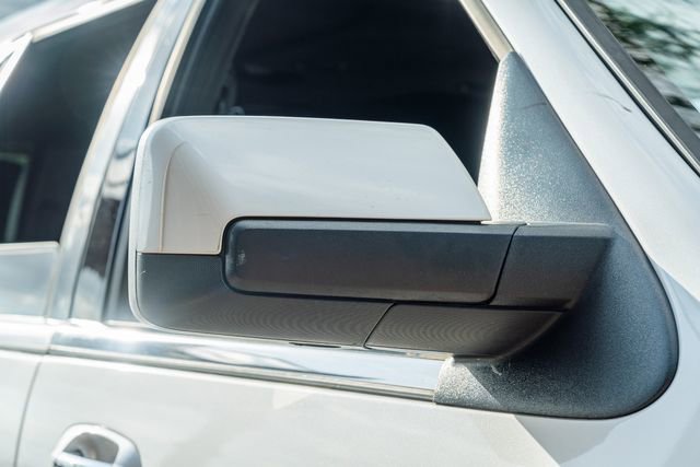 Used 2017 Ford Expedition Limited w/ Equipment Group 301A image 12