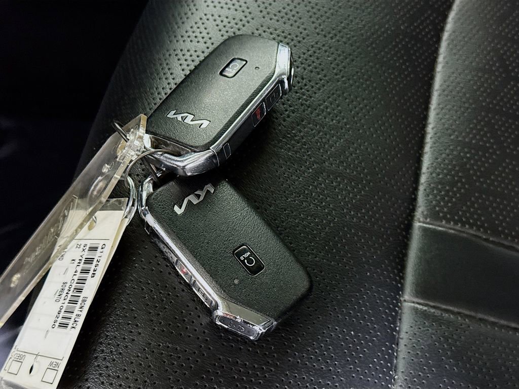 Used 2022 Kia Sorento S image 33