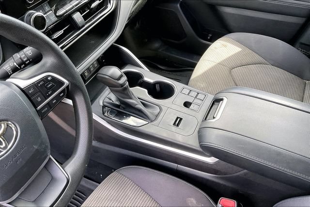 Used 2023 Toyota Highlander L FWD image 17