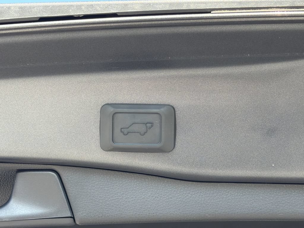 Used 2024 Toyota RAV4 XLE w/ Convenience Package FWD image 21