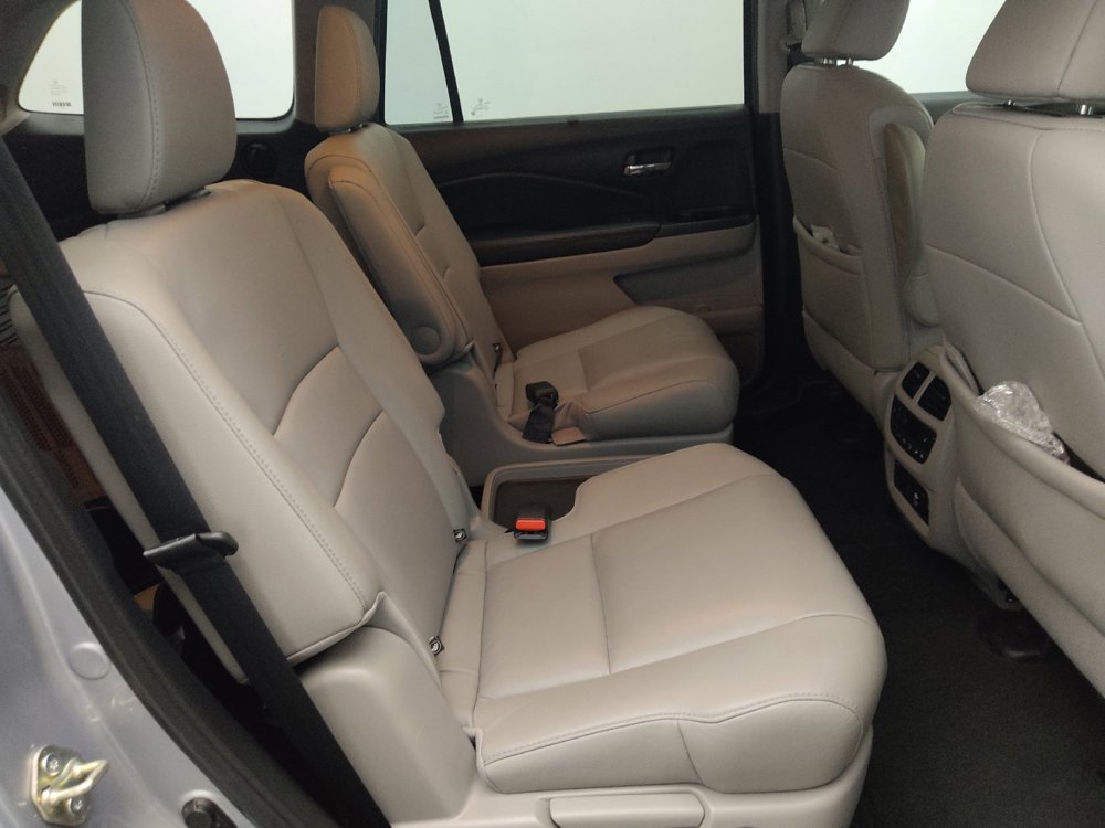 Used 2019 Honda Pilot Touring image 19