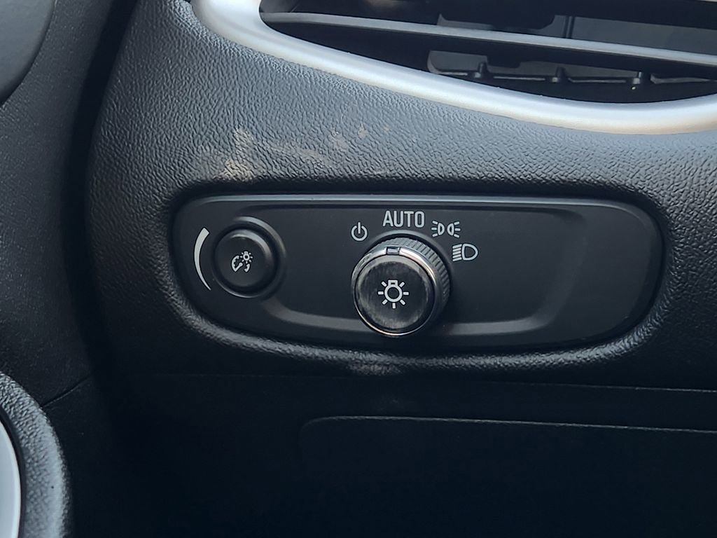 Used 2024 Chevrolet Malibu LT image 24