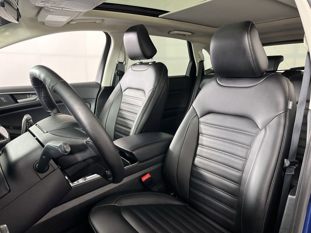 Used 2020 Ford Edge SEL w/ Cold Weather Package image 11