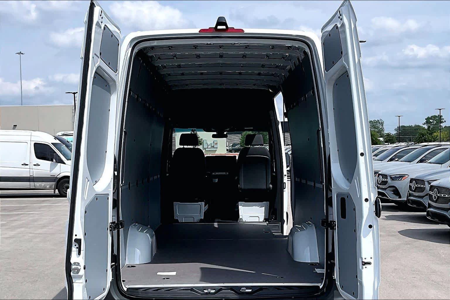 New 2026 Mercedes-Benz Sprinter 2500 image 18