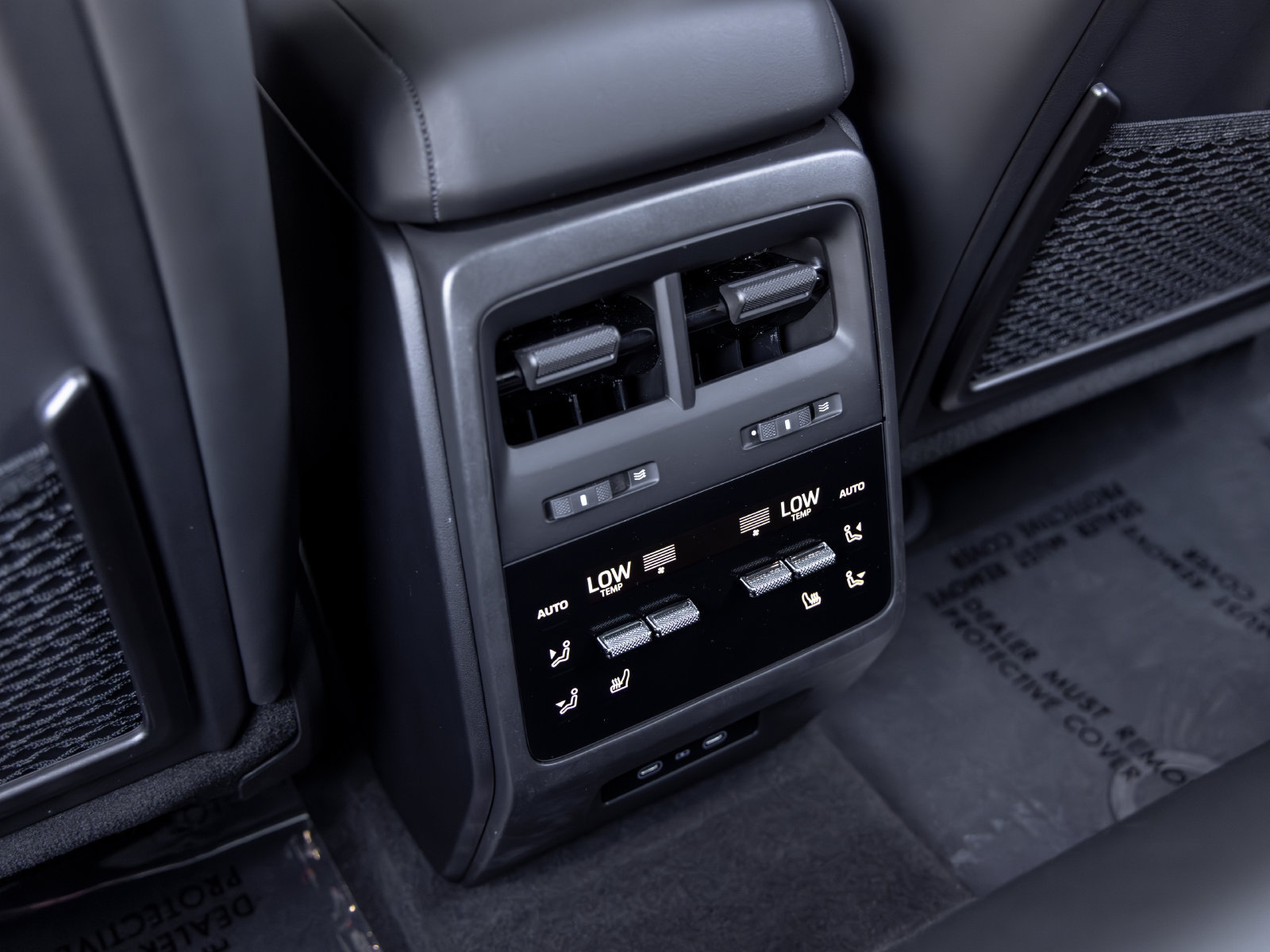 Certified 2025 Porsche Macan Electric RWD image 42