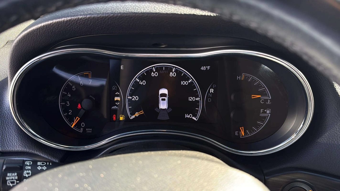 Used 2020 Jeep Grand Cherokee Limited AWD/4WD image 13