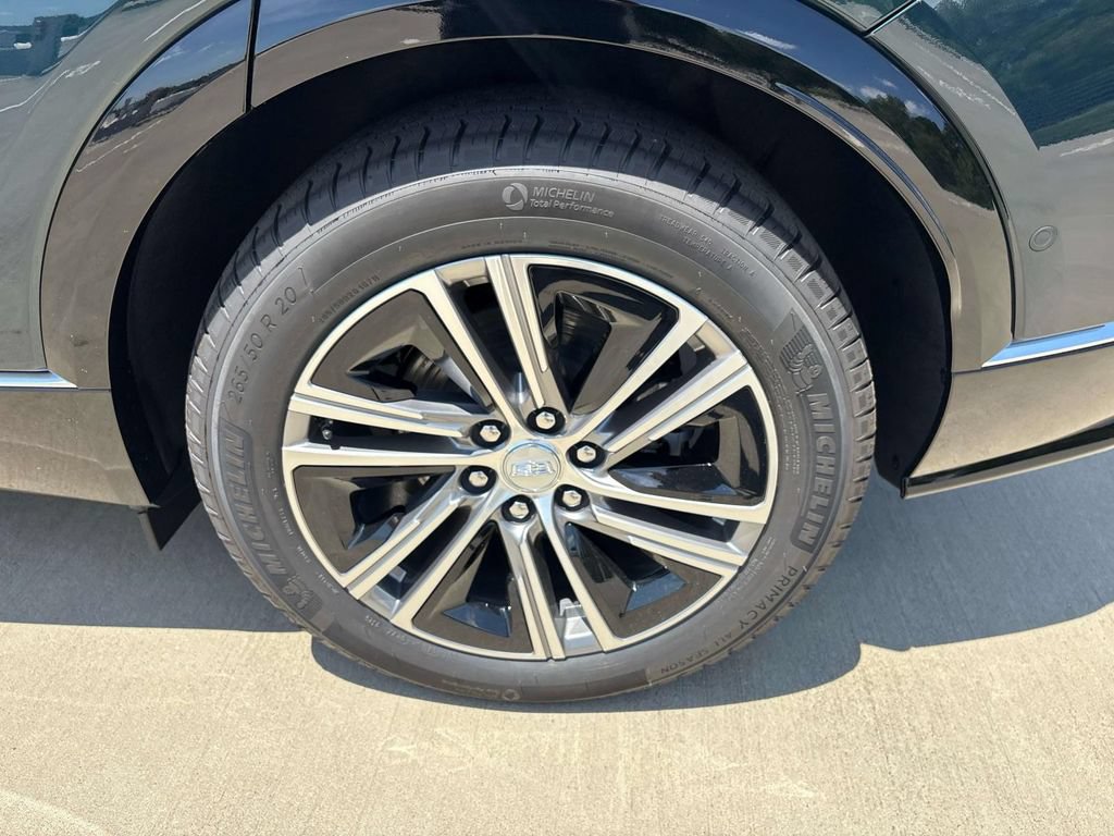 New 2026 Cadillac Lyriq Luxury AWD/4WD image 11