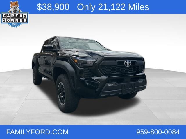 Used 2024 Toyota Tacoma TRD Sport image 1