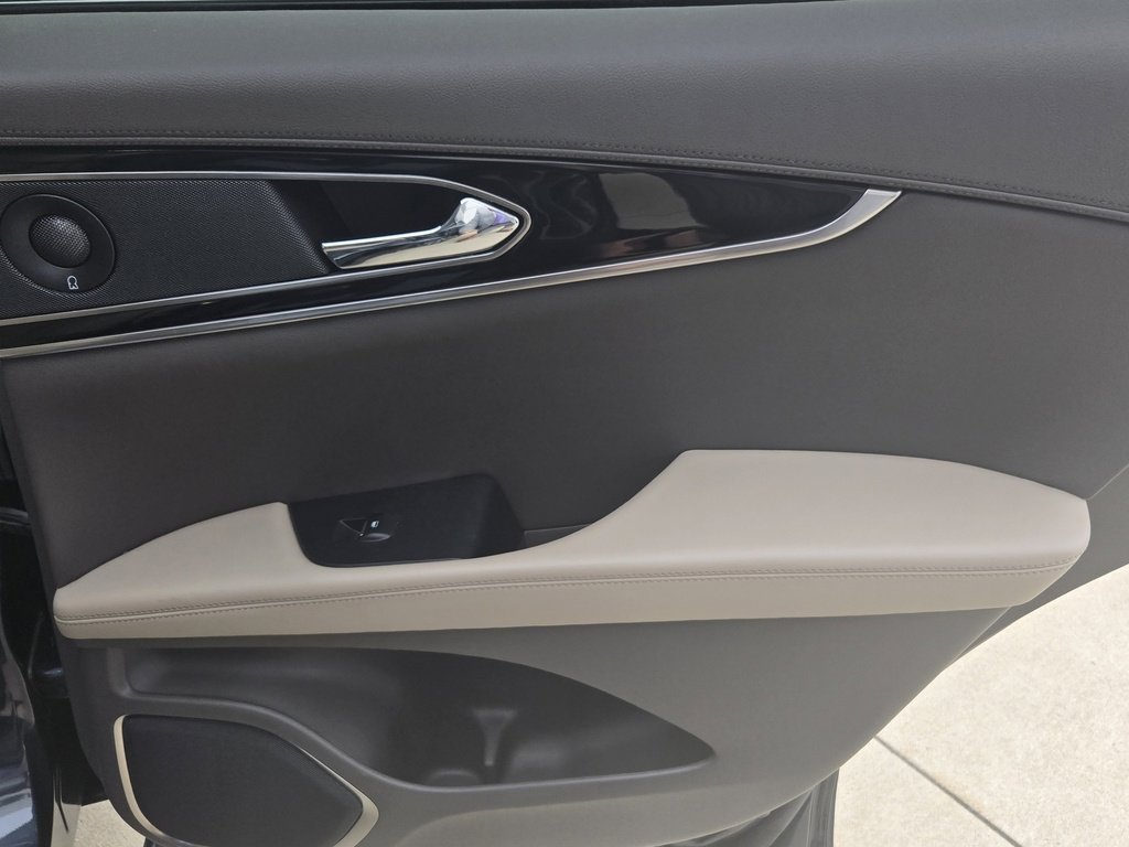 Certified 2023 Lincoln Nautilus Reserve image 29