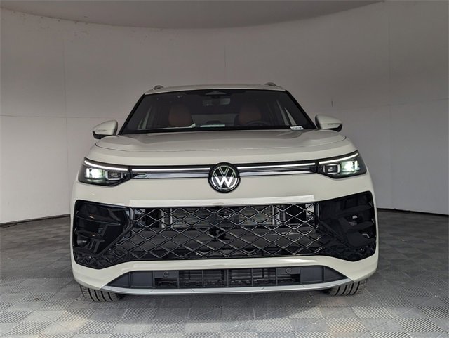 New 2026 Volkswagen Tiguan SEL R-Line image 3