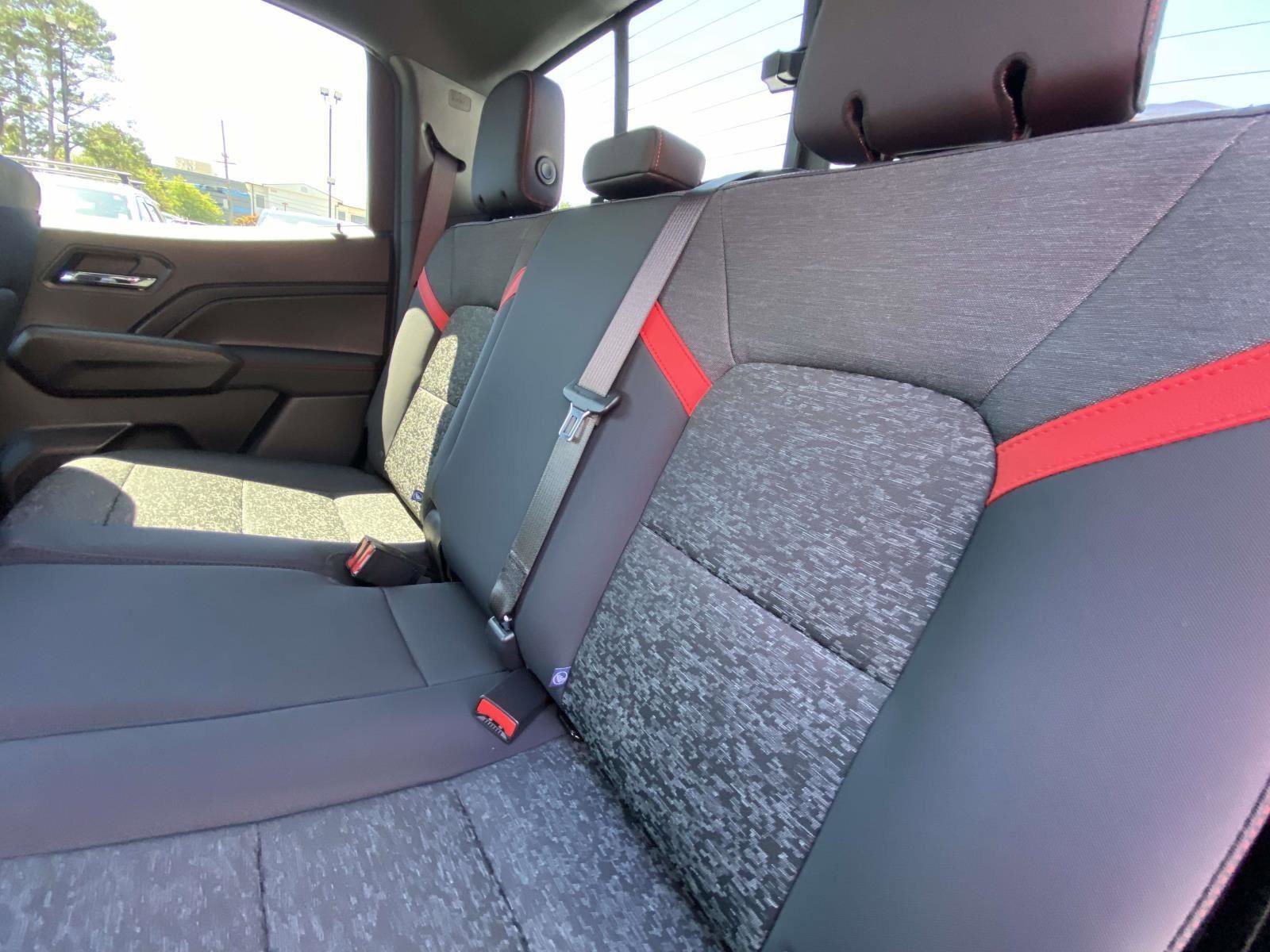 Used 2024 Chevrolet Colorado Z71 w/ Z71 Convenience Package 2 image 20