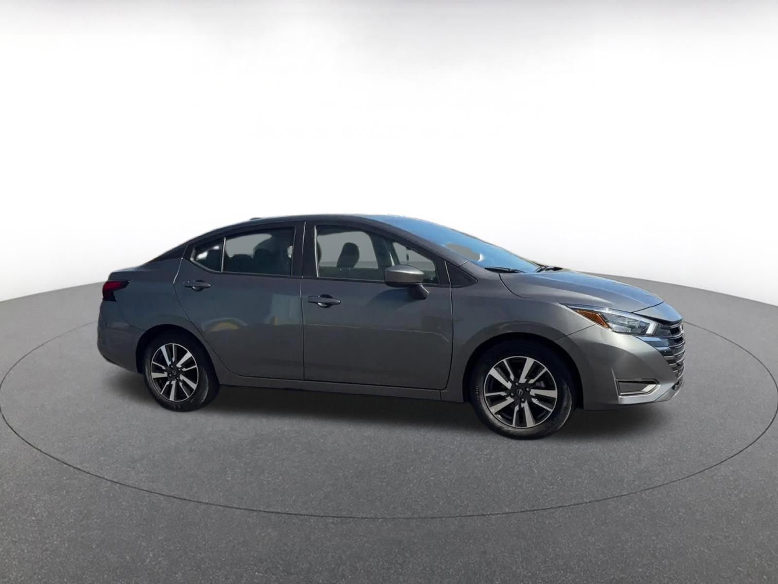 Used 2025 Nissan Versa SV video 2