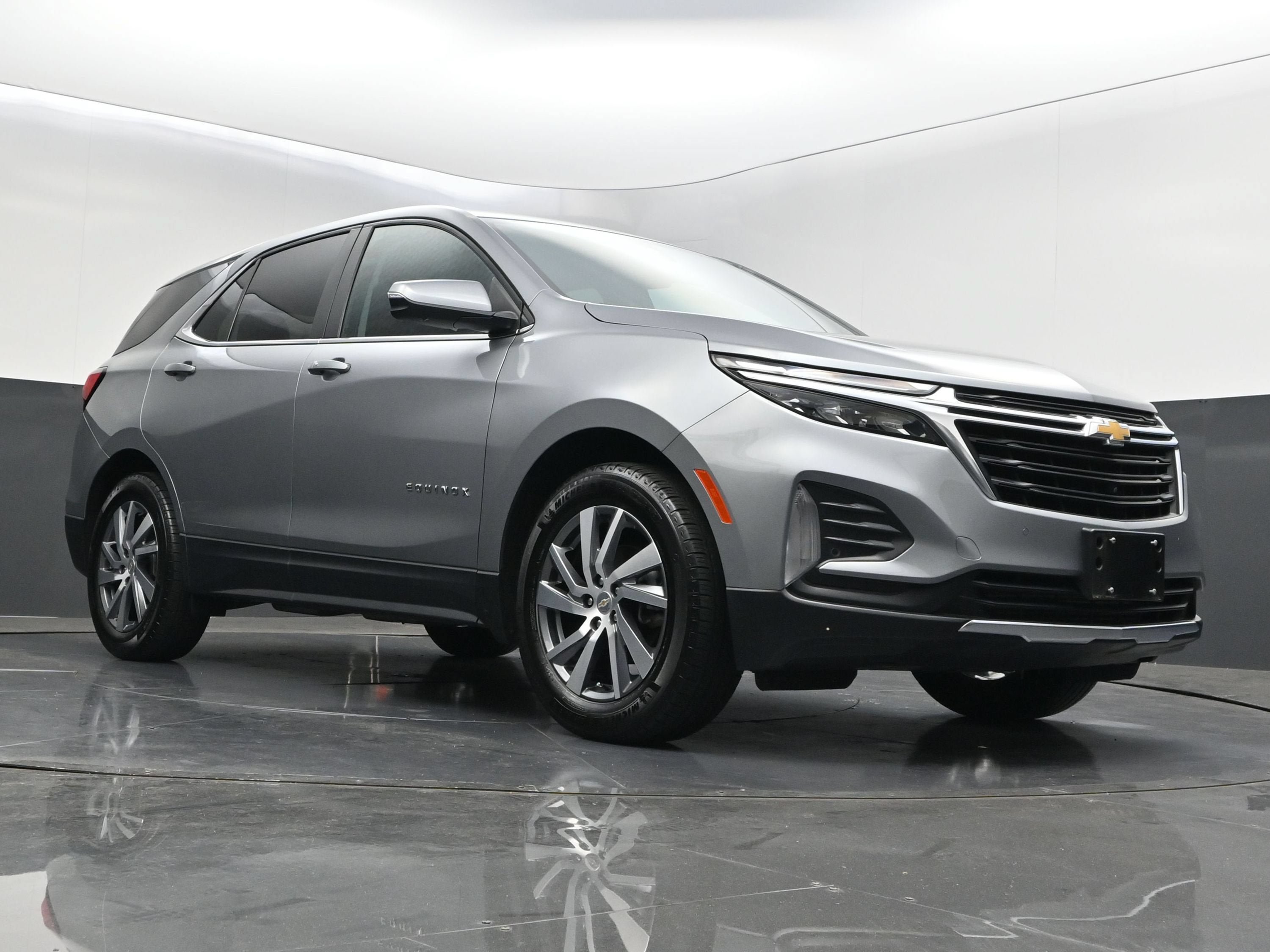 Used 2024 Chevrolet Equinox LT FWD image 35