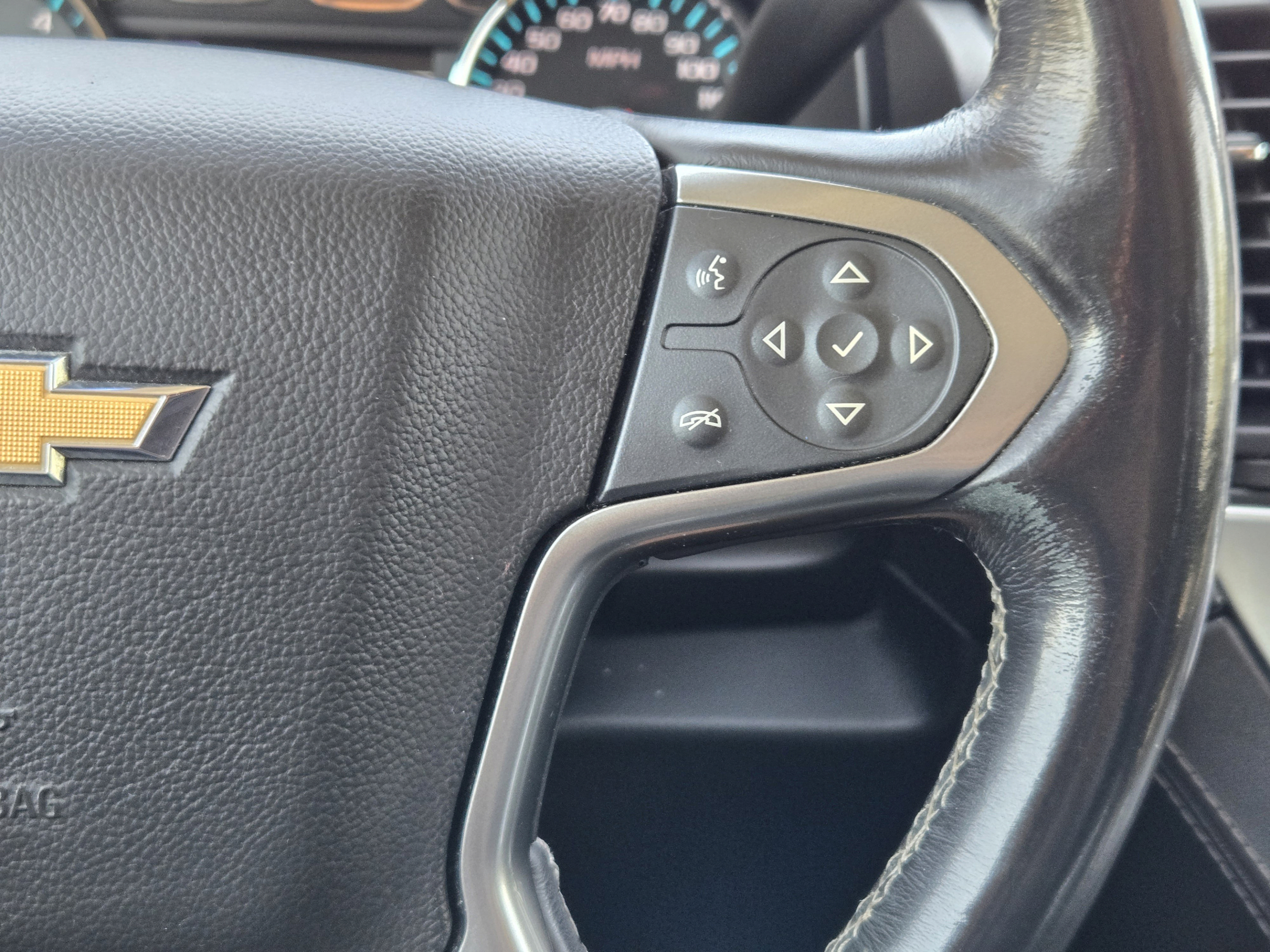 Used 2016 Chevrolet Suburban LTZ AWD/4WD image 25